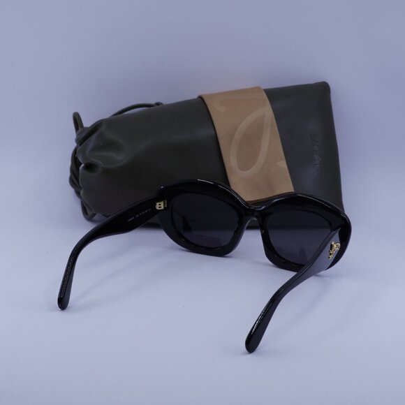 Loewe LW40153I 01A Cat Eye Sunglasses – Shiny Black\\Smoke  display picture 3